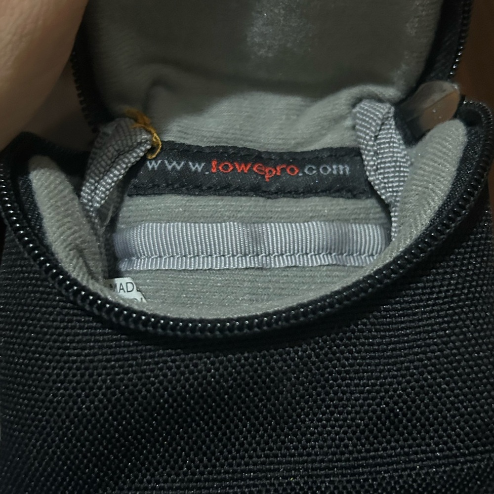 Lowepro Camera Case - Picture 3 of 4